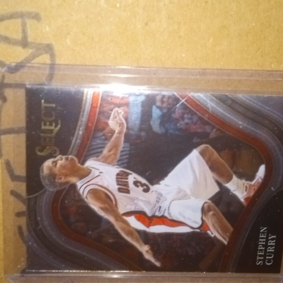 Stephen Curry select insert out of chronicles - Picture 2 of 3